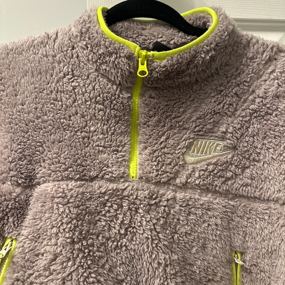 Jacket - Picture 3 of 4